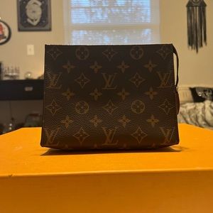 Louis vitton Monogram Toiletry Pouch 19